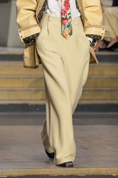 Look 4